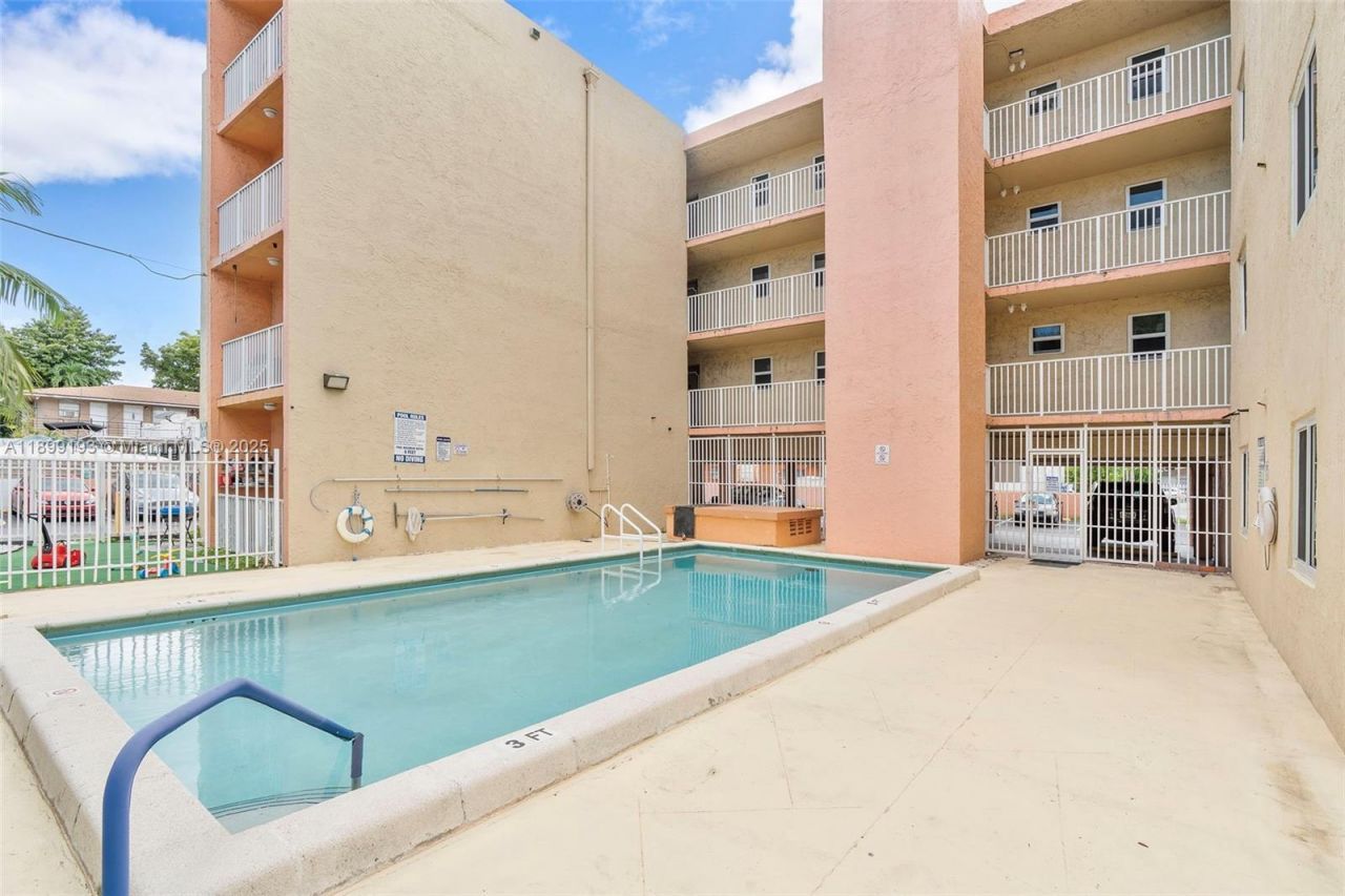 2400 NW 16th St Rd, Miami, FL 33125 Photo