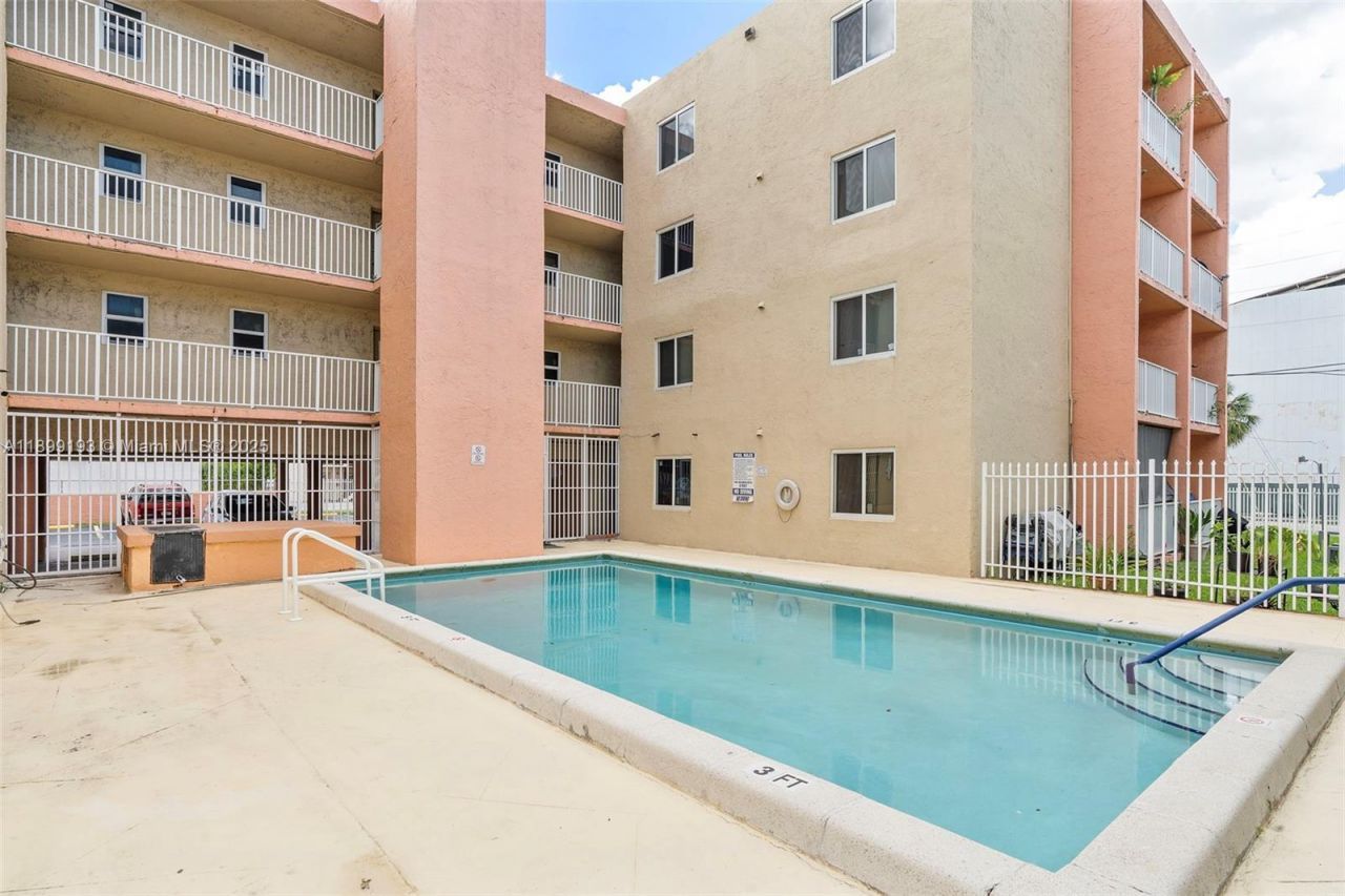 2400 NW 16th St Rd, Miami, FL 33125 Photo