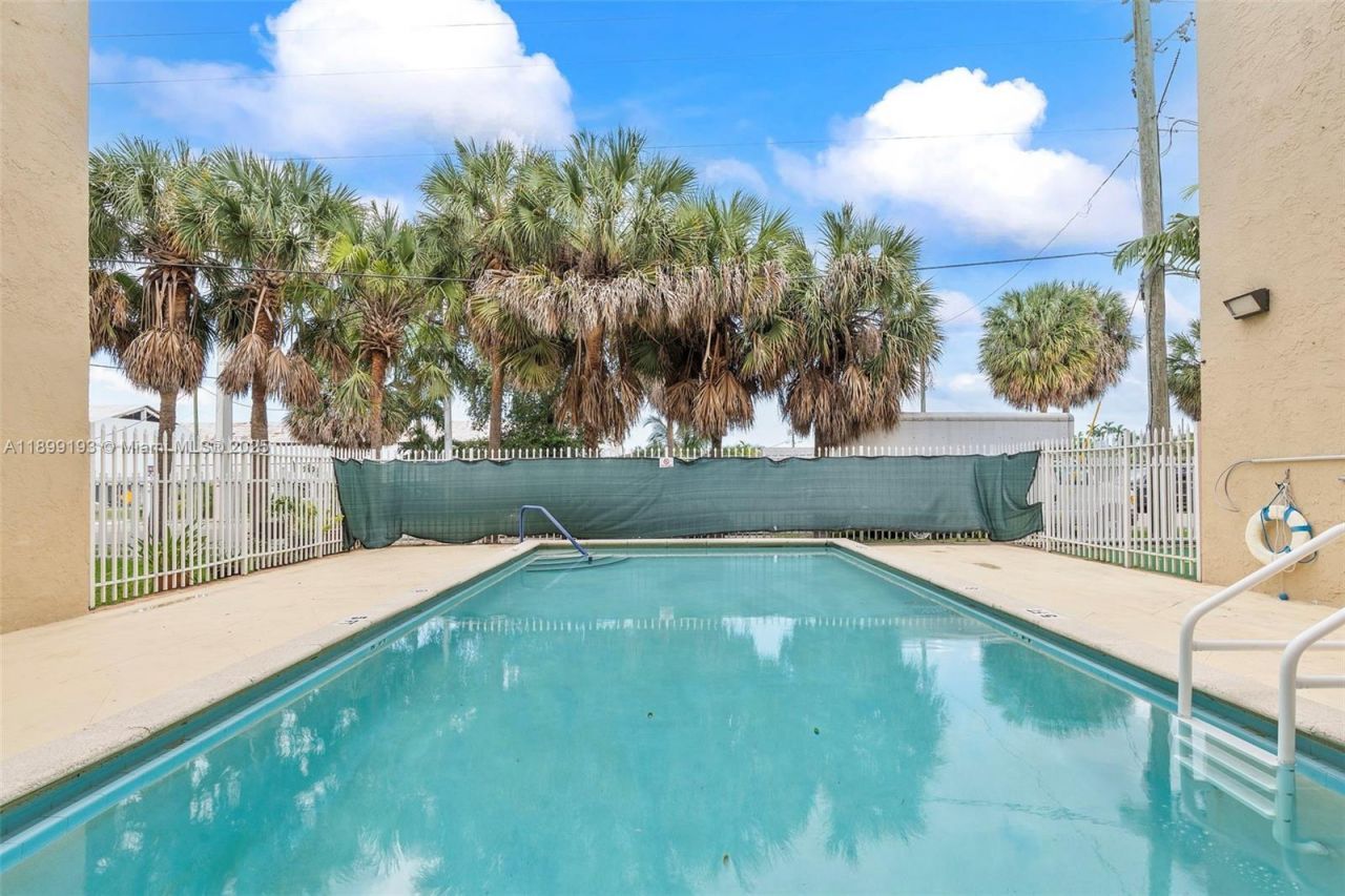 2400 NW 16th St Rd, Miami, FL 33125 Photo