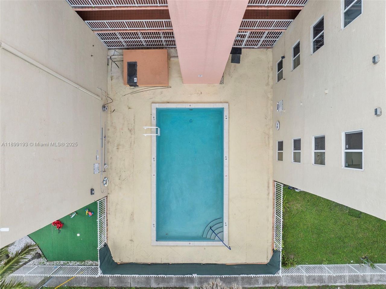 2400 NW 16th St Rd, Miami, FL 33125 Photo