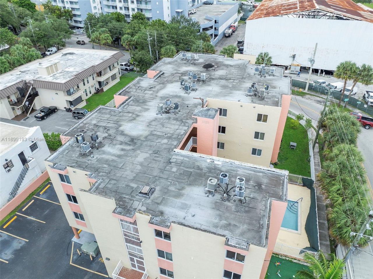 2400 NW 16th St Rd, Miami, FL 33125 Photo