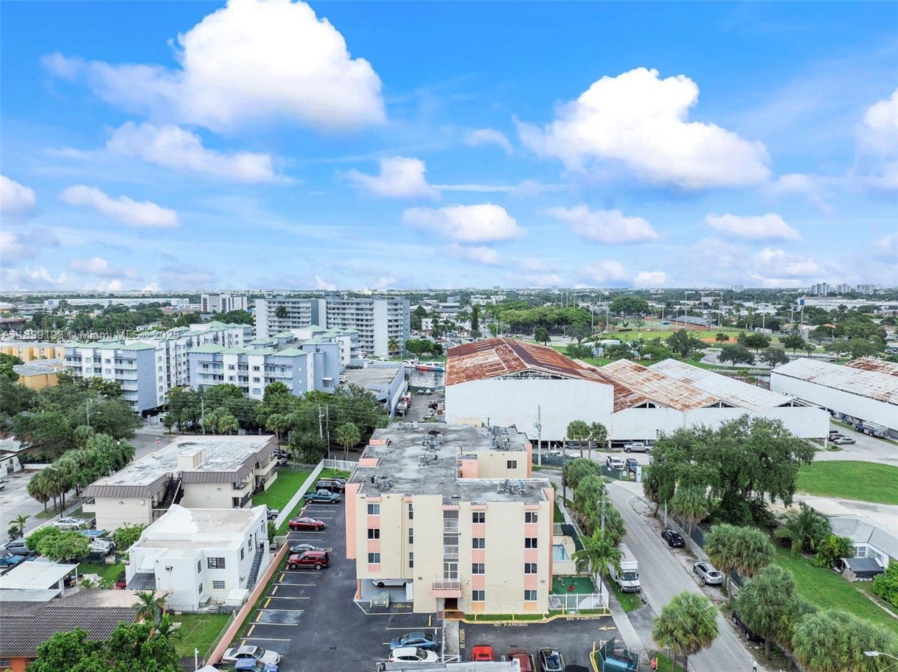 2400 NW 16th St Rd, Miami, FL 33125 Photo