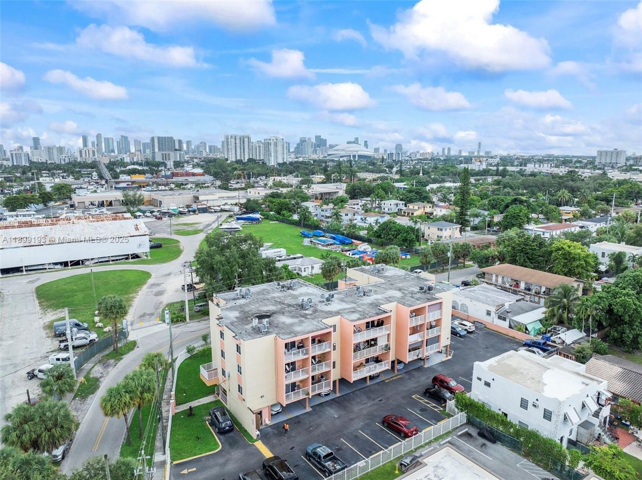 2400 NW 16th St Rd, Miami, FL 33125 Photo