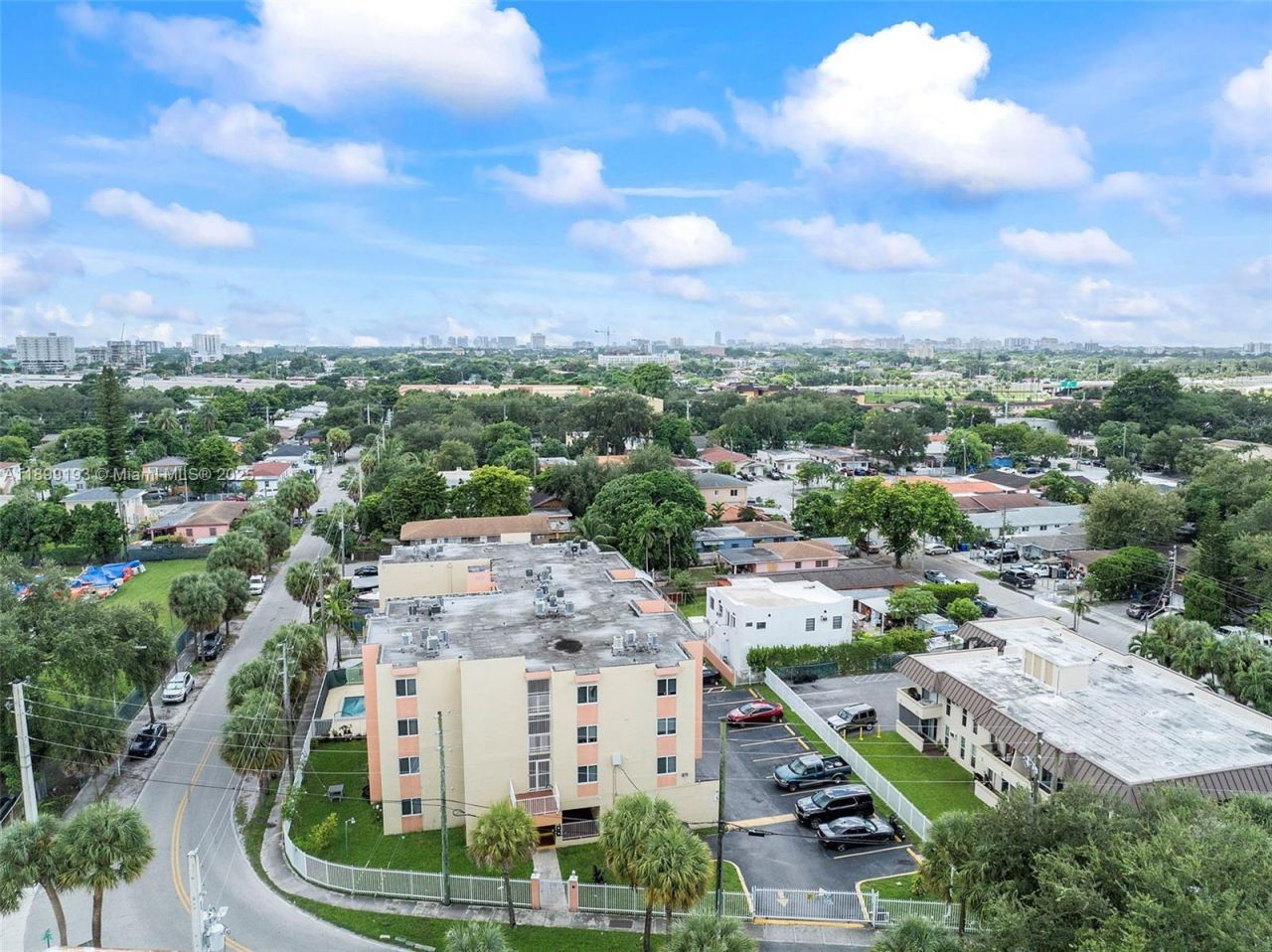 2400 NW 16th St Rd, Miami, FL 33125 Photo