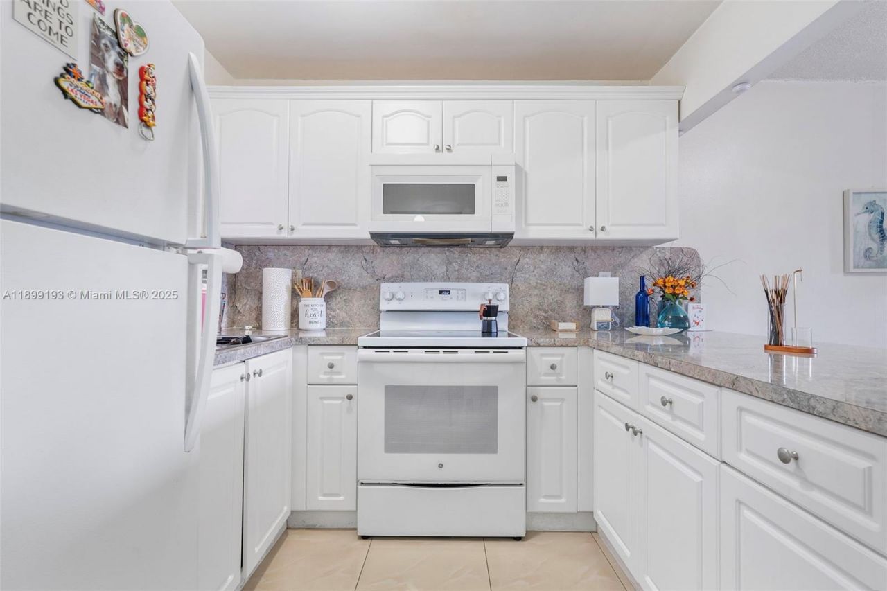 2400 NW 16th St Rd, Miami, FL 33125 Photo