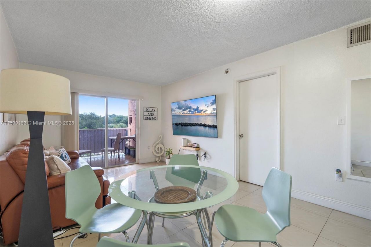 2400 NW 16th St Rd, Miami, FL 33125 Photo