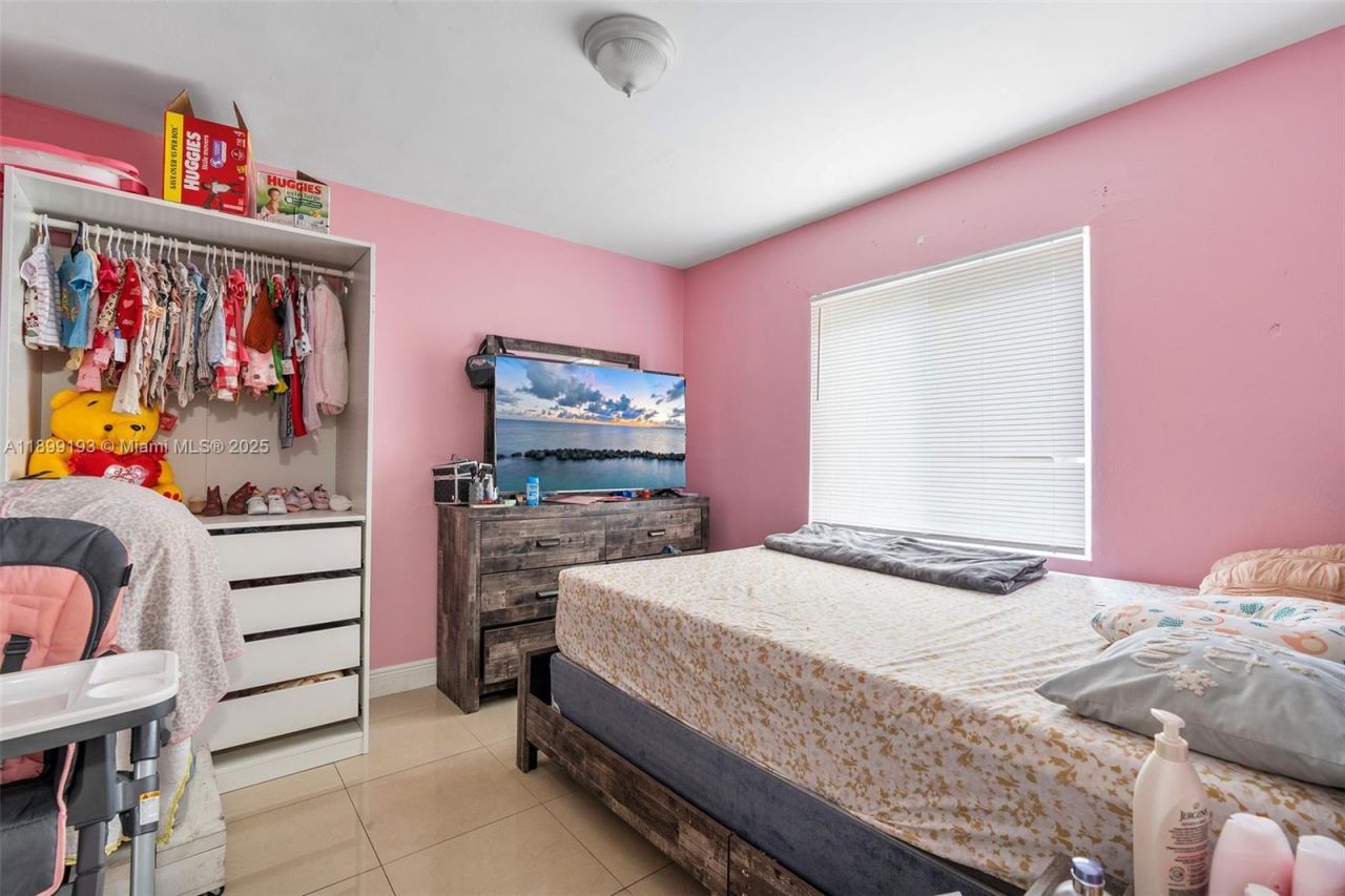 2400 NW 16th St Rd, Miami, FL 33125 Photo