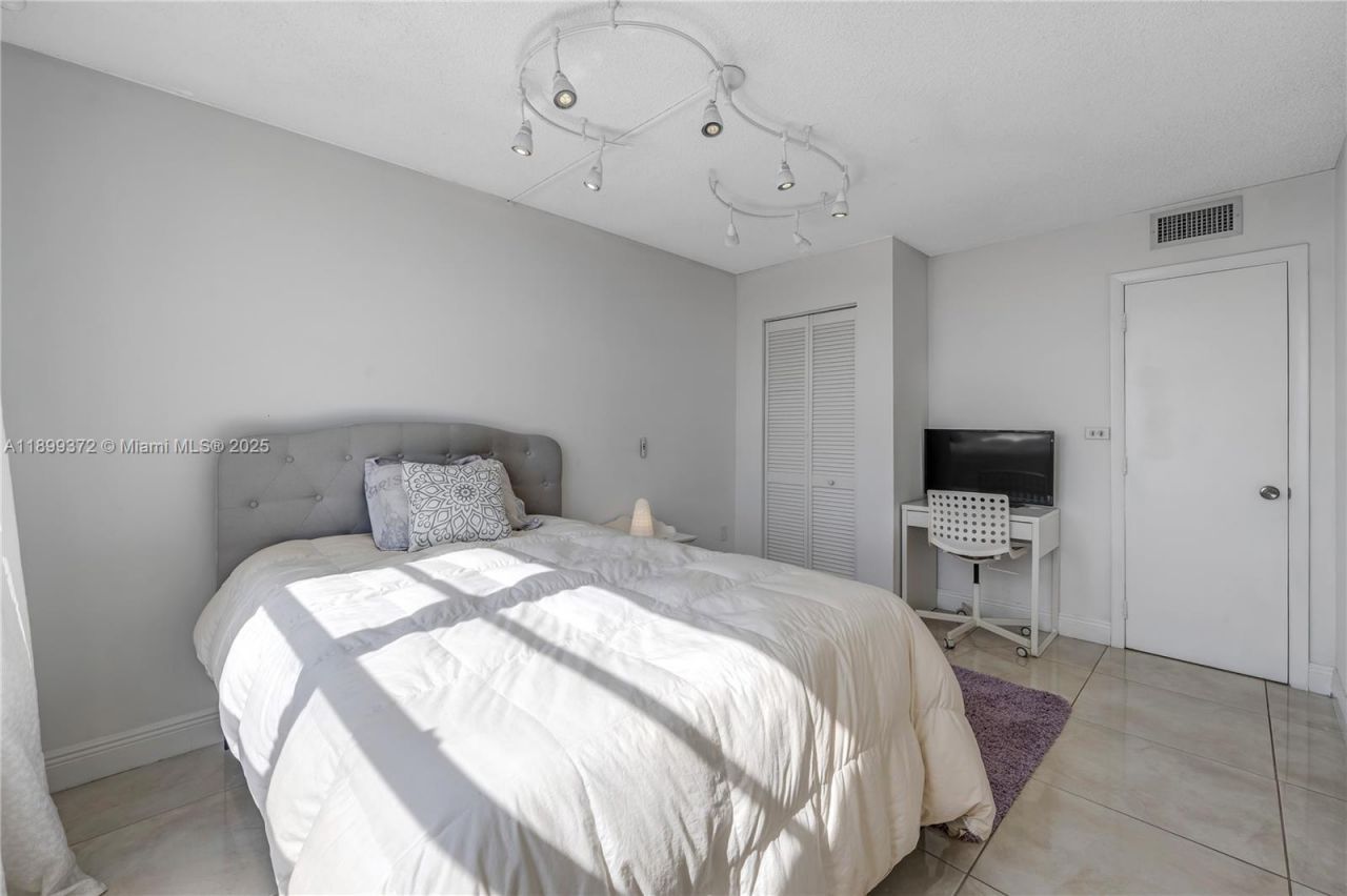 2750 NE 183rd St, Unit 804, Aventura, FL 33160 Photo