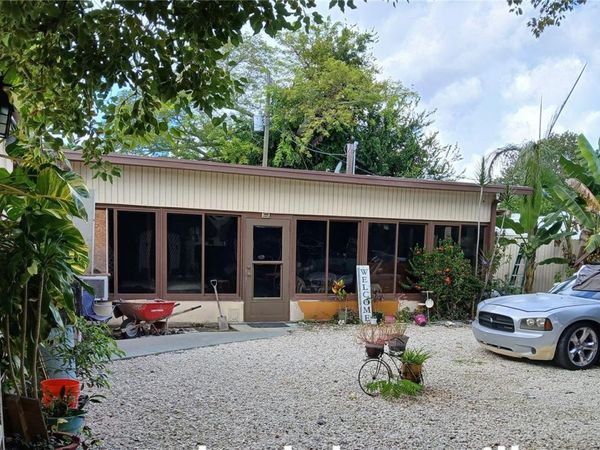 2818 TEXAS AVENUE, KISSIMMEE, FL 34741