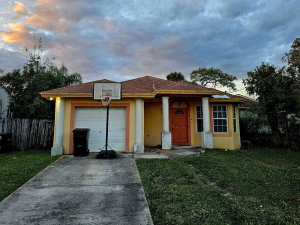 2109 Dock Street, West Palm Beach, FL 33401