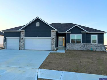 11904 S 118th Street, Papillion, NE 68046