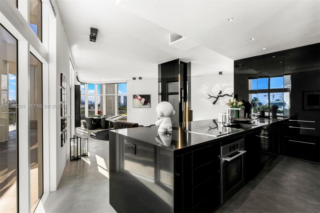 2001 Meridian Ave, Unit PH-01, Miami Beach, FL 33139 Photo