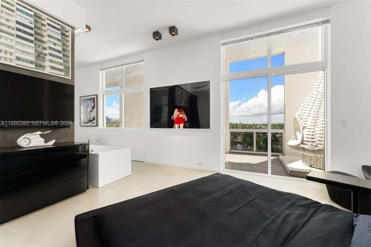 2001 Meridian Ave, Unit PH-01, Miami Beach, FL 33139 Photo