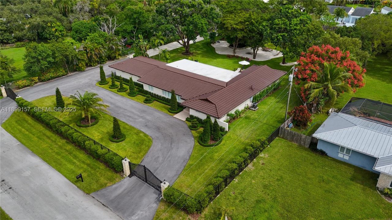 18455 SW 80th Ave, Cutler Bay, FL 33157 Photo