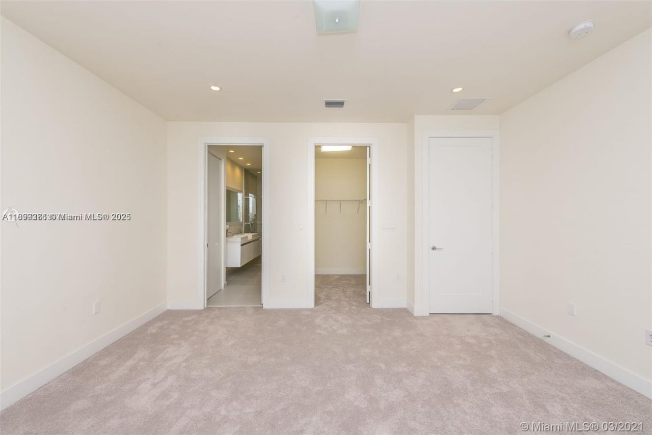 6310 NW 103rd Pl, Unit 104, Doral, FL 33178 Photo