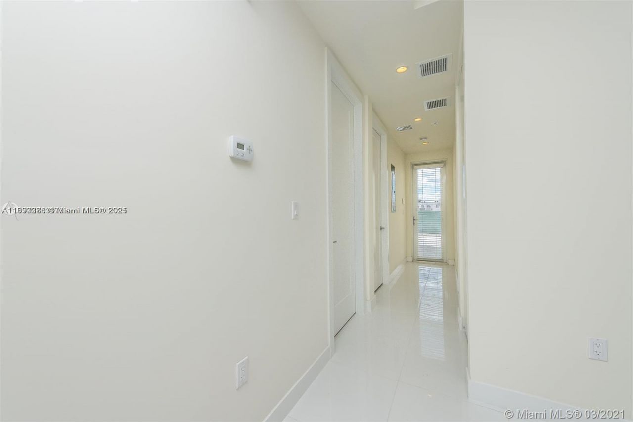 6310 NW 103rd Pl, Unit 104, Doral, FL 33178 Photo
