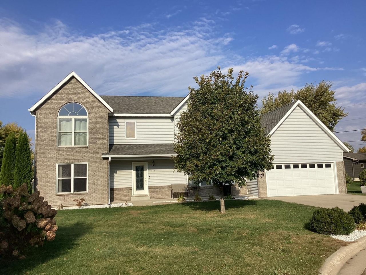 119 Hall Lane, Alden, MN 56009 Main Photo