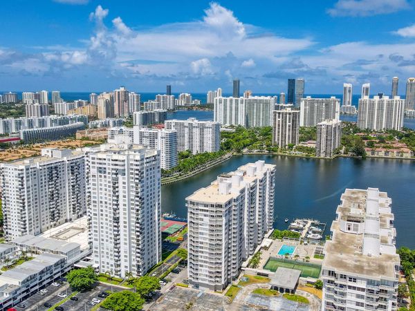 18051 Biscayne Boulevard, Unit 1104, Aventura, FL 33160