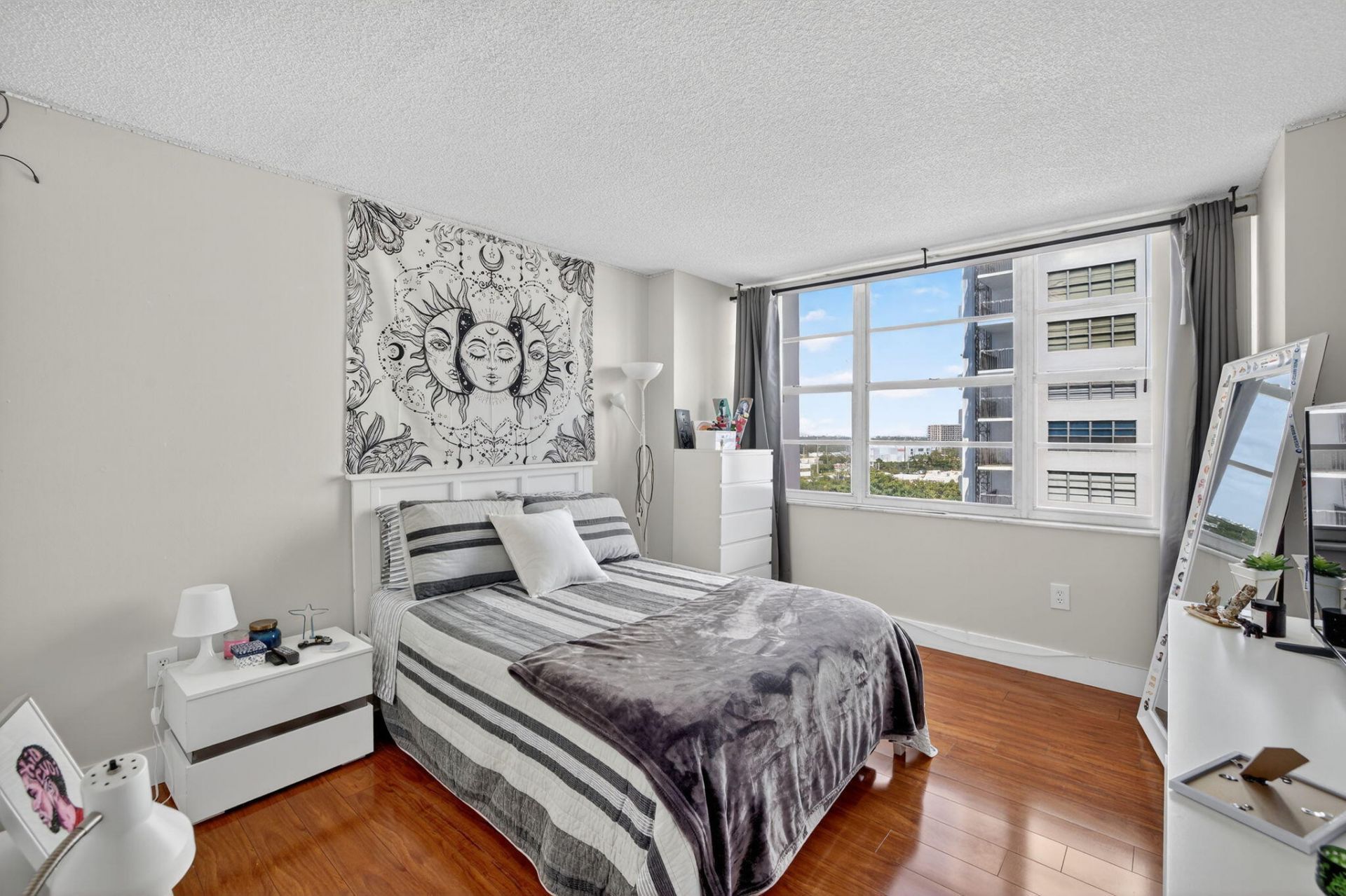 18051 Biscayne Boulevard, Unit 1104, Aventura, FL 33160 Photo