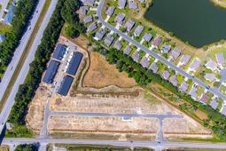 347 Sandridgebury Dr. photo 4