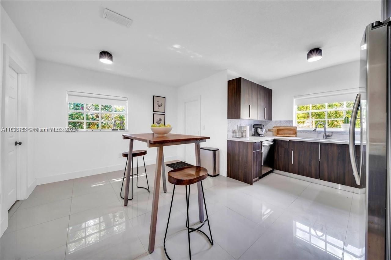 555 NE 127th St, North Miami, FL 33161 Photo