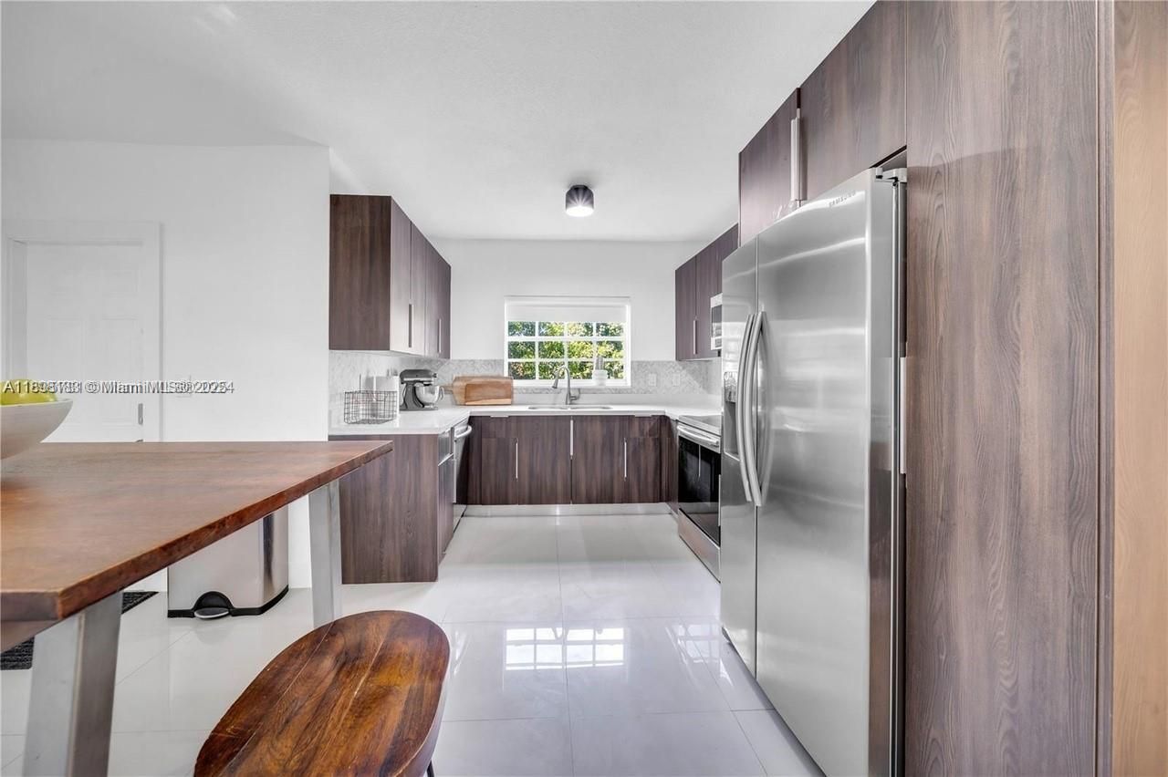 555 NE 127th St, North Miami, FL 33161 Photo