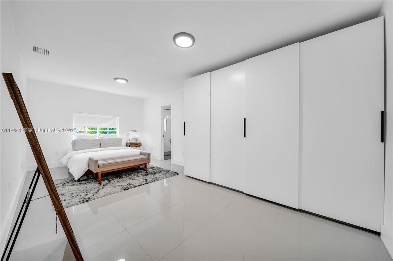 555 NE 127th St, North Miami, FL 33161 Photo