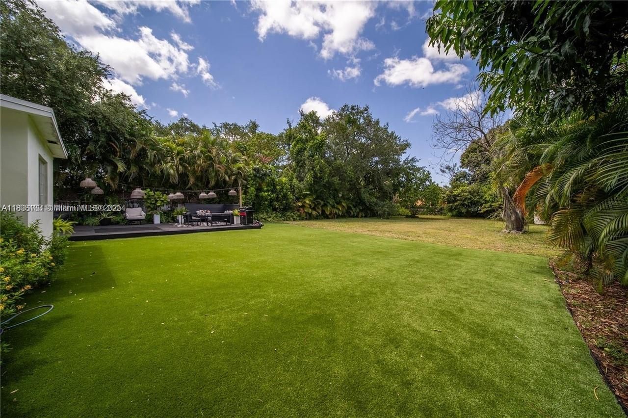 555 NE 127th St, North Miami, FL 33161 Photo