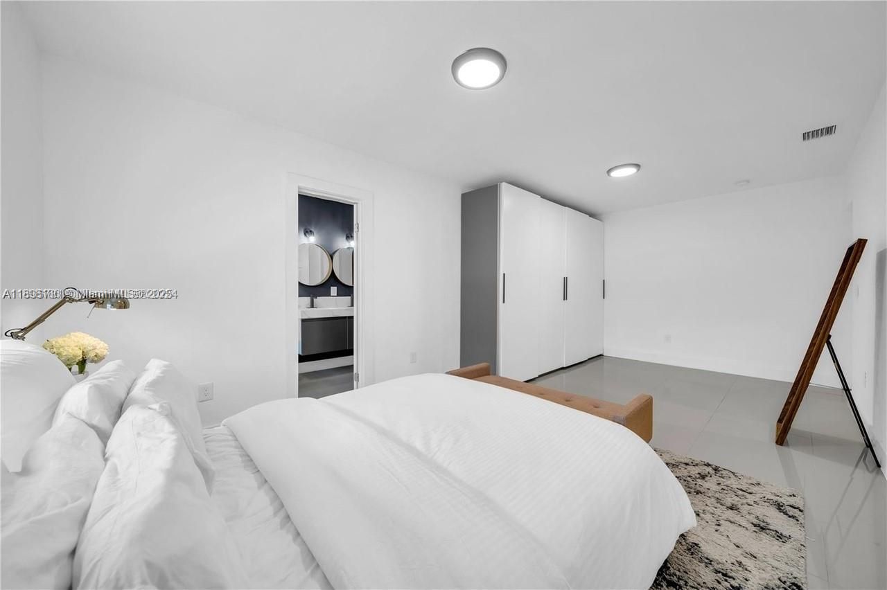 555 NE 127th Street, North Miami, FL 33161 Photo