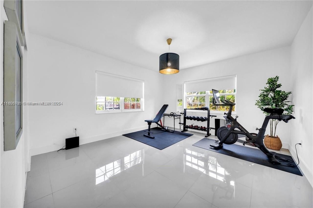 555 NE 127th Street, North Miami, FL 33161 Photo