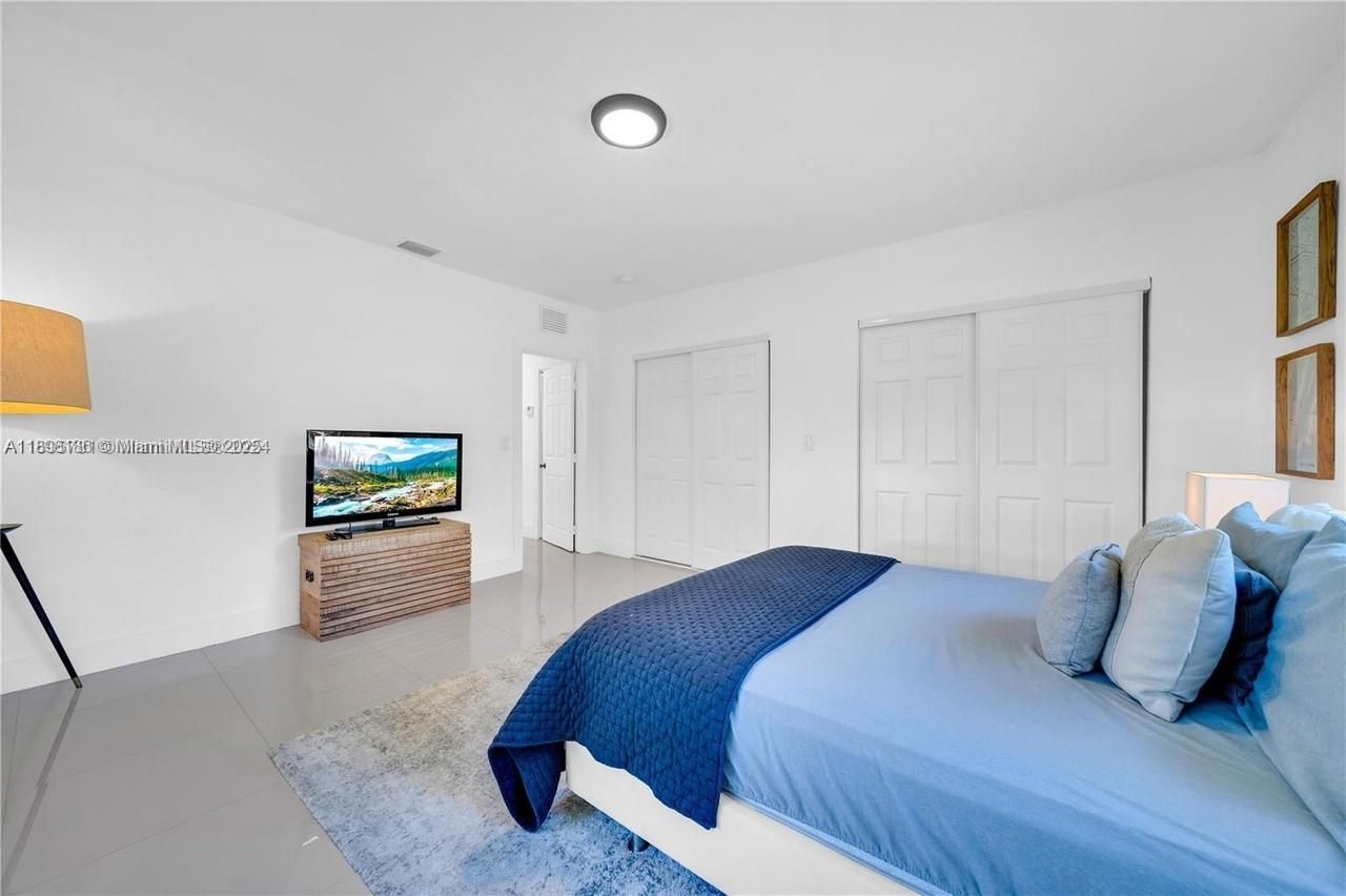 555 NE 127th Street, North Miami, FL 33161 Photo