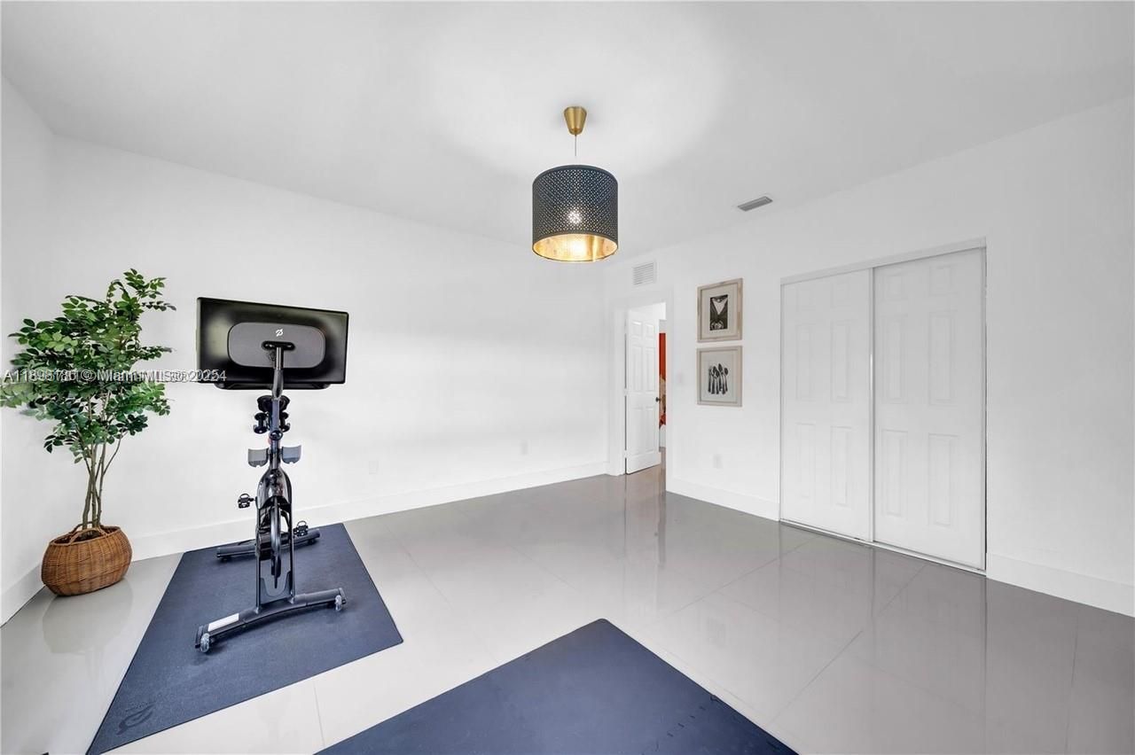 555 NE 127th Street, North Miami, FL 33161 Photo