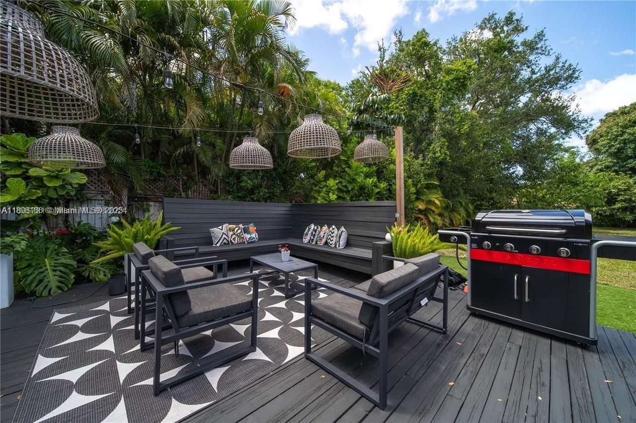 555 NE 127th Street, North Miami, FL 33161 Photo