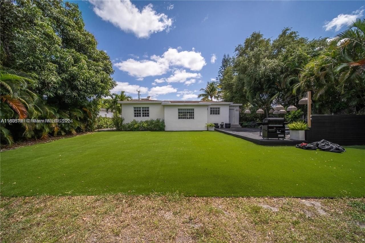 555 NE 127th Street, North Miami, FL 33161 Photo