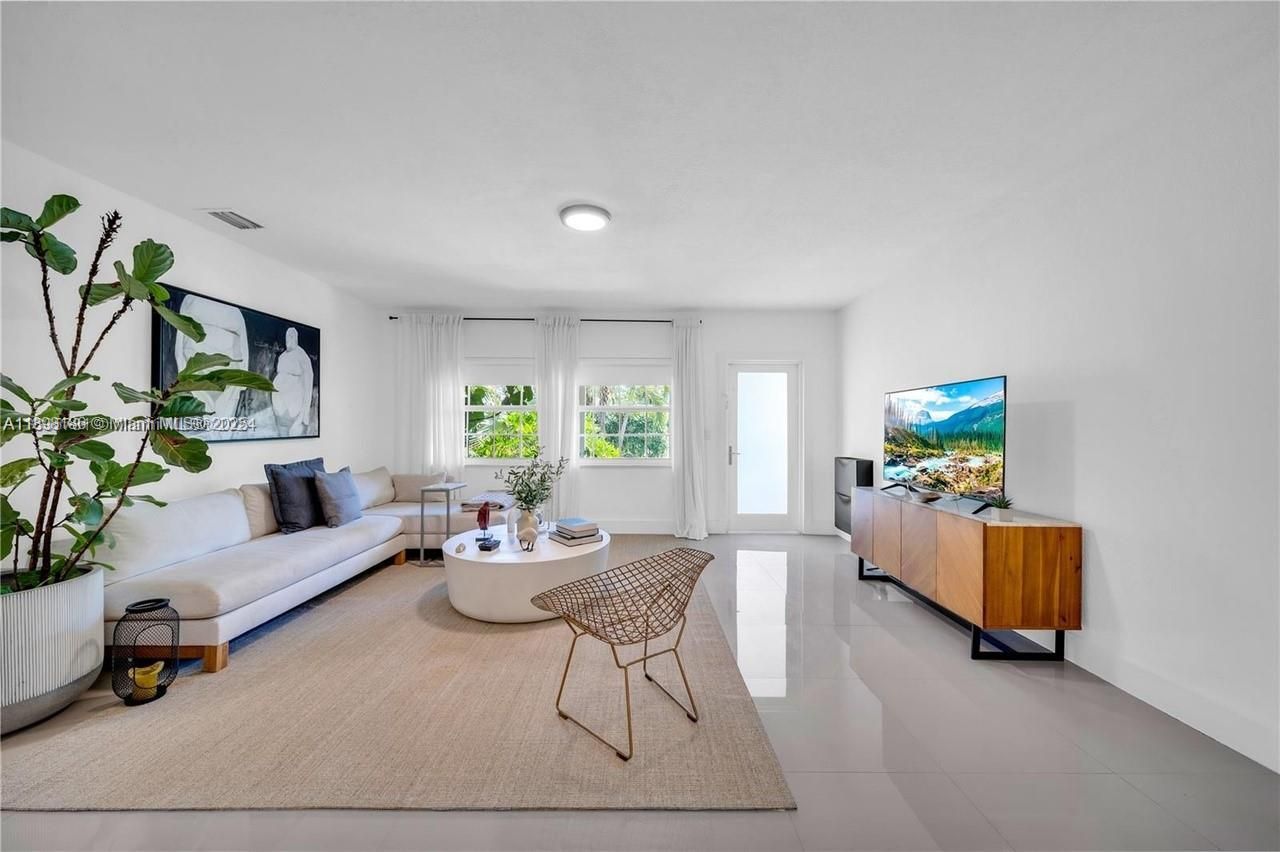 555 NE 127th Street, North Miami, FL 33161 Photo