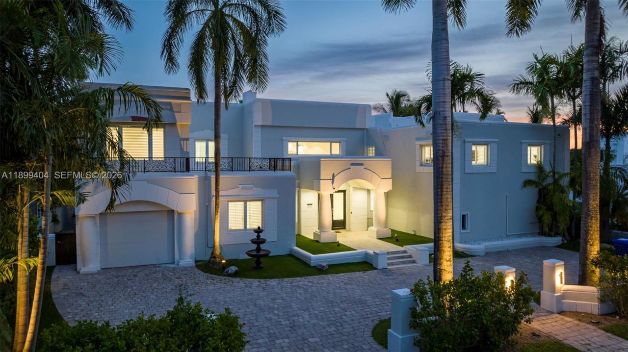 929 N Southlake Dr, Hollywood, FL 33019 Photo