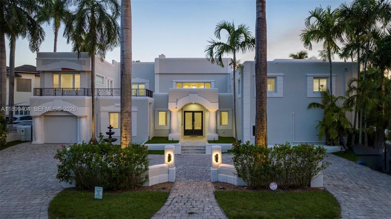929 N Southlake Dr, Hollywood, FL 33019 Photo