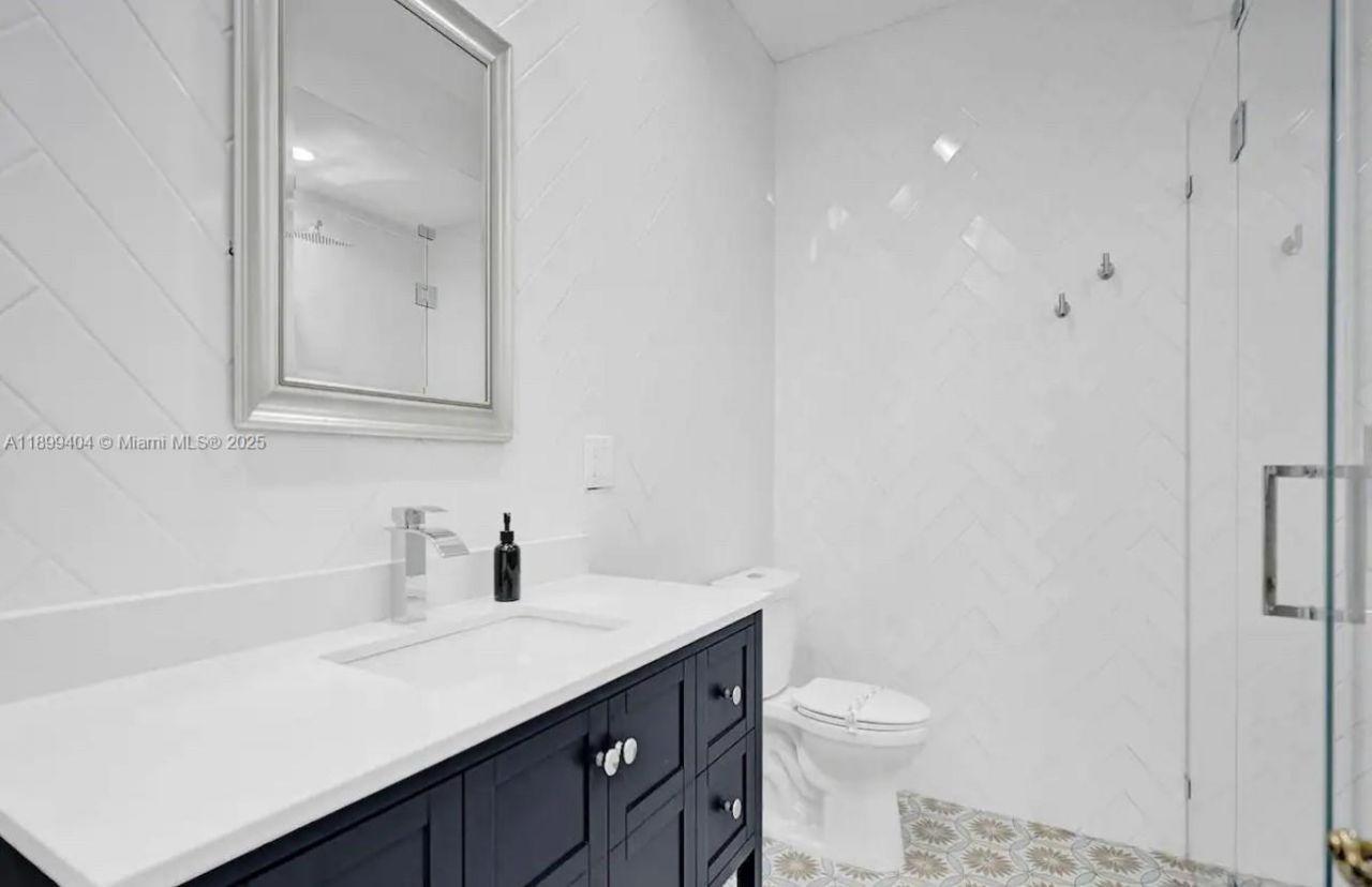 929 N Southlake Dr, Hollywood, FL 33019 Photo