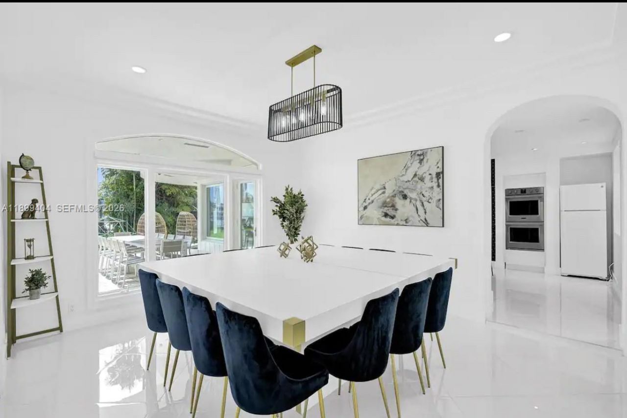 929 N Southlake Dr, Hollywood, FL 33019 Photo