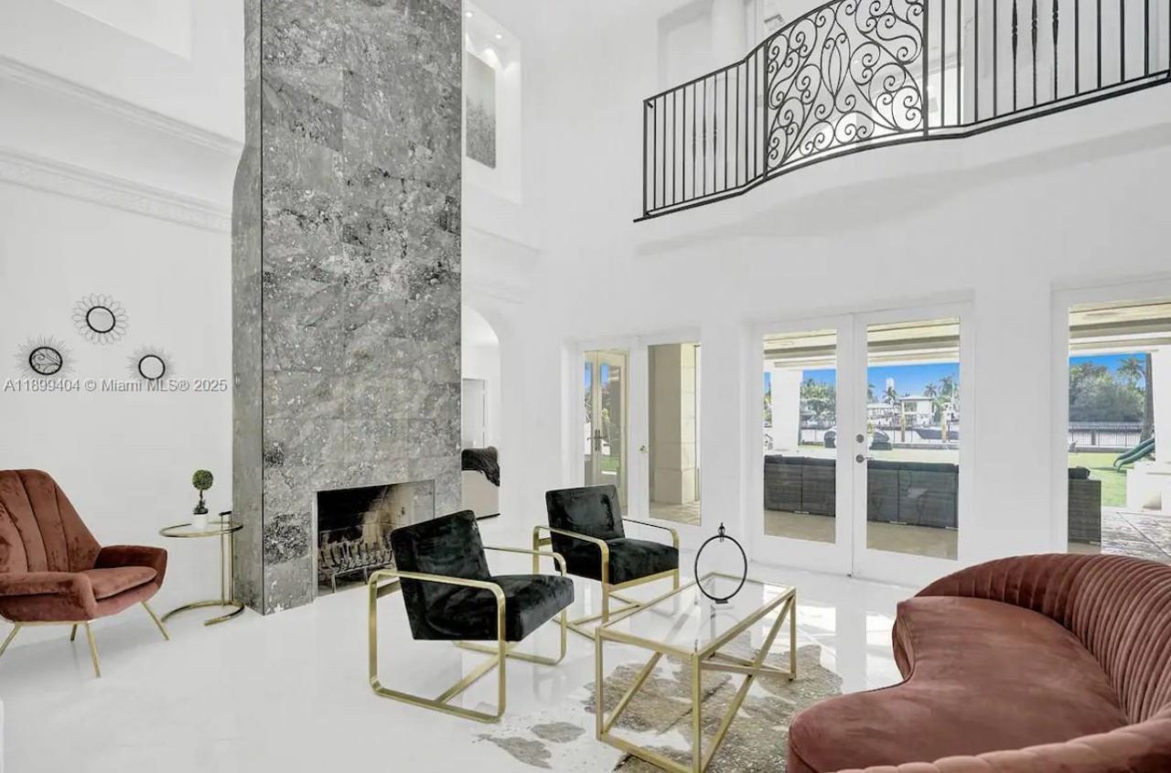 929 N Southlake Dr, Hollywood, FL 33019 Photo