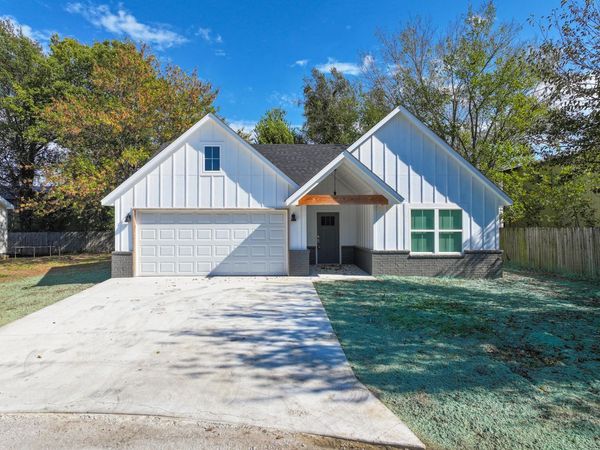 100 Zachary Drive, Grove, OK 74344