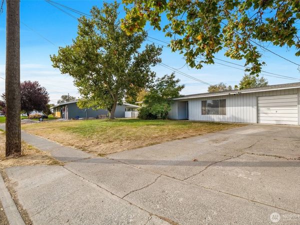 9023 McConnell Drive, Unit A, Moses Lake, WA 98837
