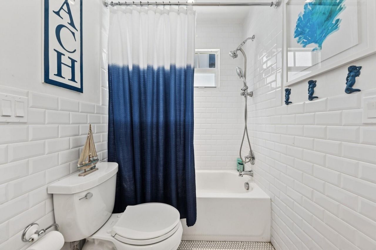 310 Almeria Road, West Palm Beach, FL 33405 Photo