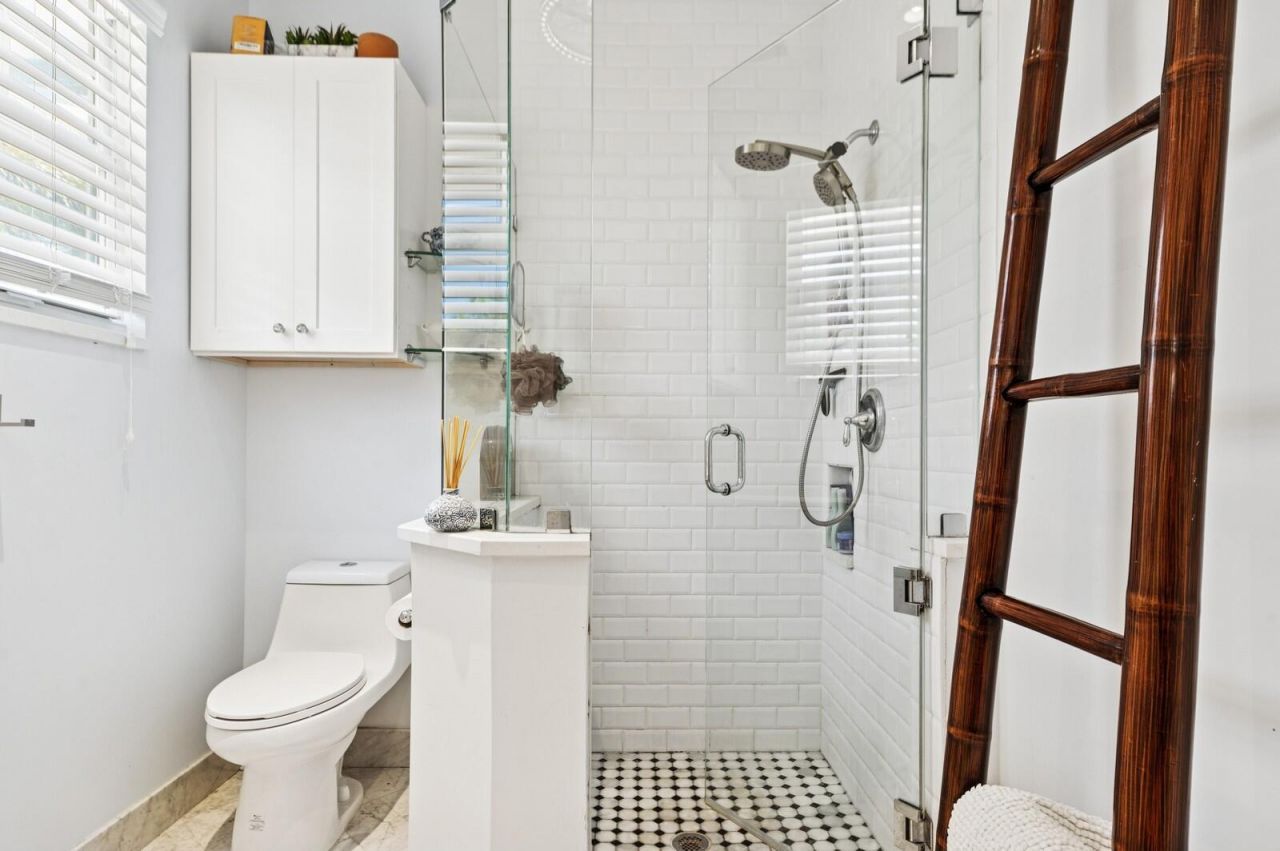 310 Almeria Road, West Palm Beach, FL 33405 Photo