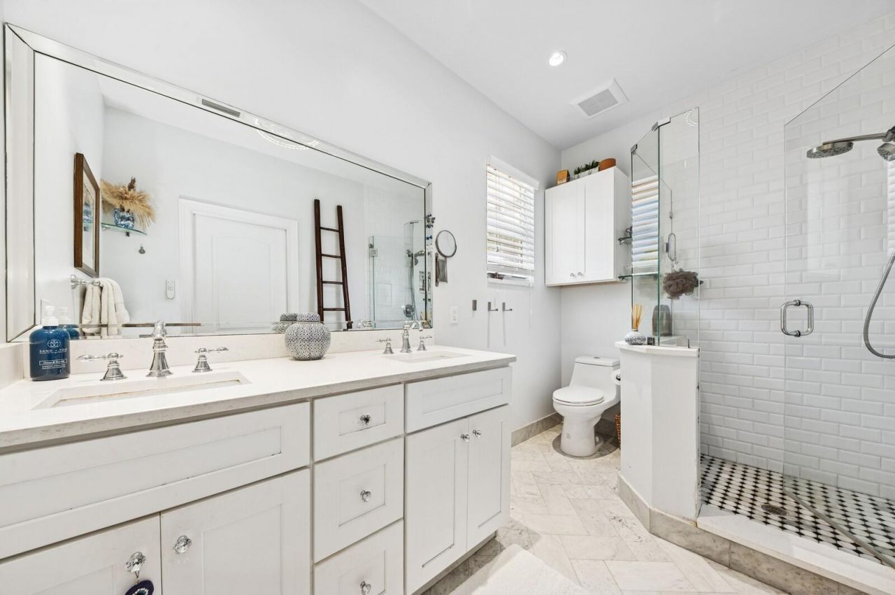 310 Almeria Road, West Palm Beach, FL 33405 Photo