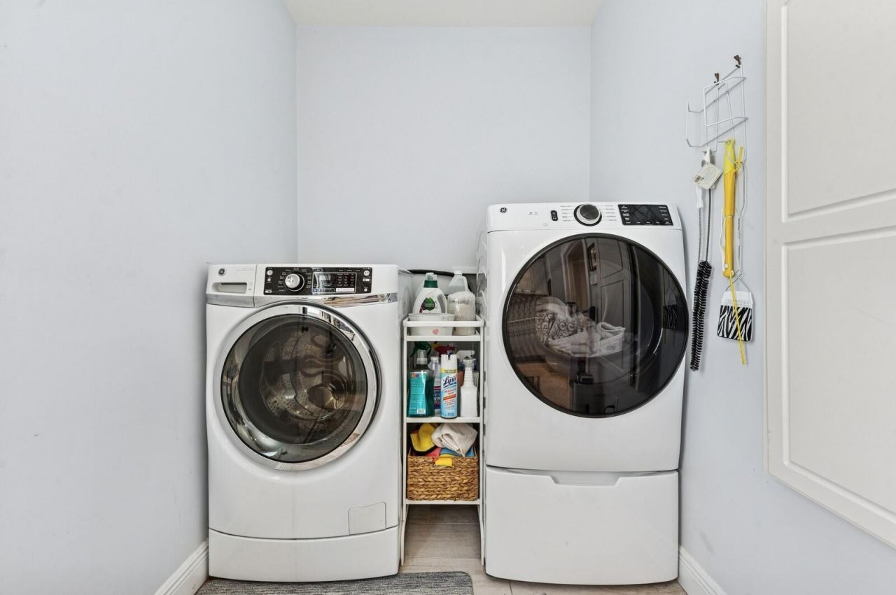 310 Almeria Road, West Palm Beach, FL 33405 Photo