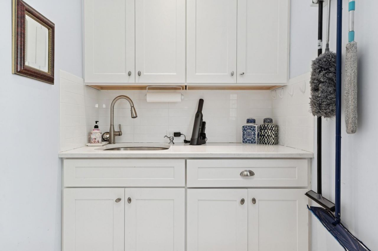 310 Almeria Road, West Palm Beach, FL 33405 Photo