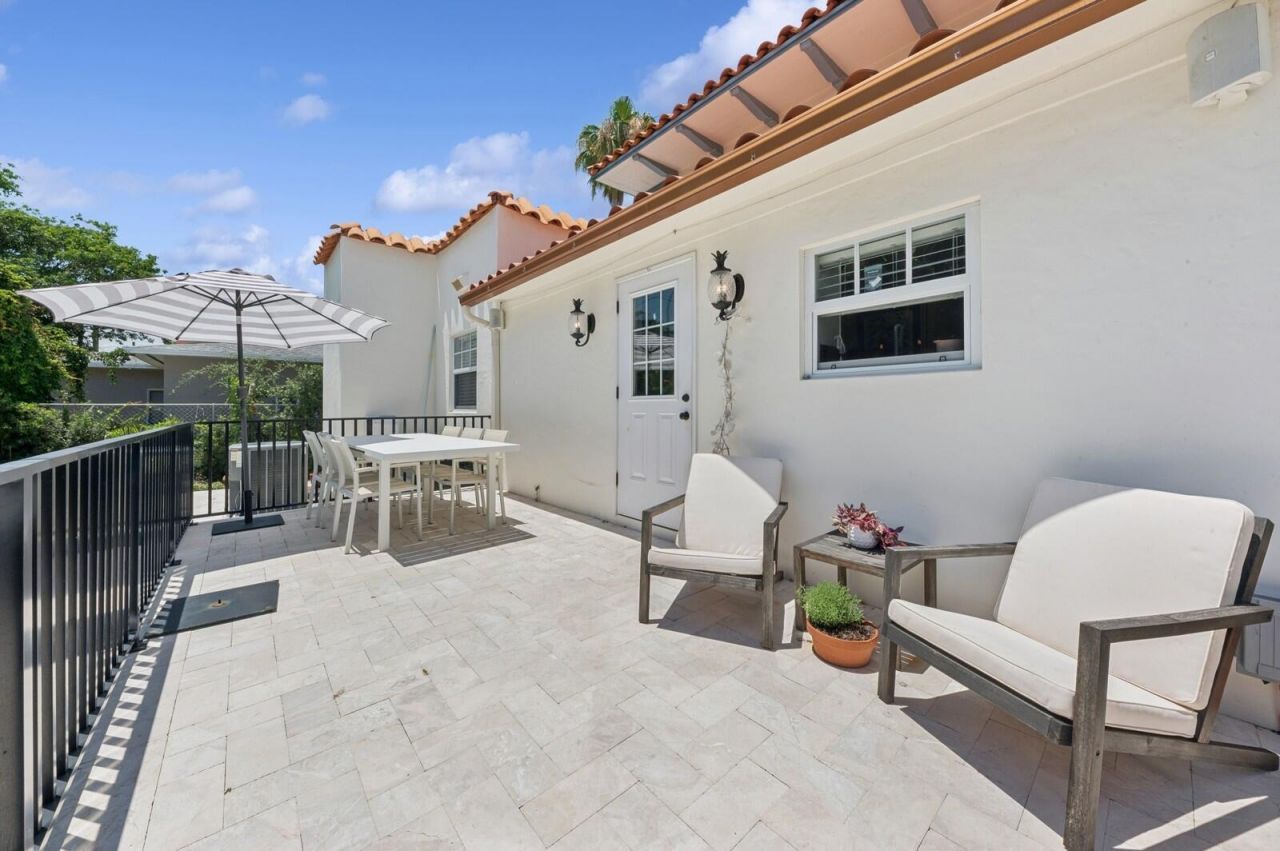 310 Almeria Road, West Palm Beach, FL 33405 Photo