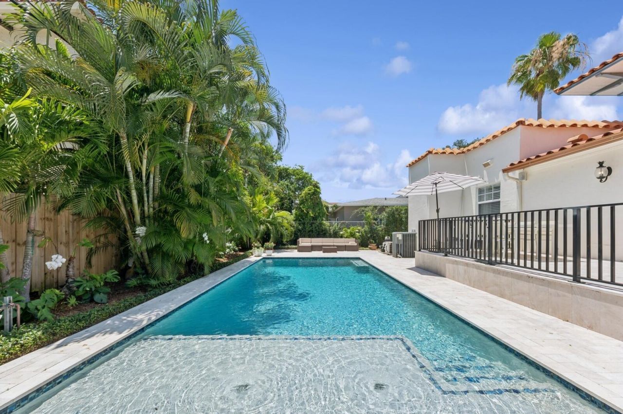 310 Almeria Road, West Palm Beach, FL 33405 Photo