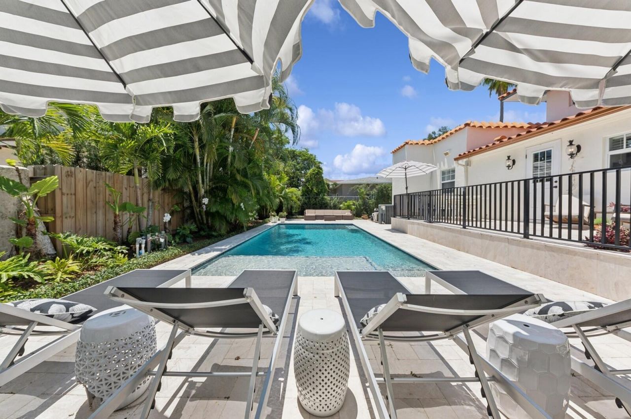 310 Almeria Road, West Palm Beach, FL 33405 Photo